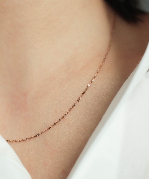 ebine（エビネ）の「Skin Petal Necklace　 金属アレルギー対応 サージカルステンレス（ネックレス・レディース・ゴールド/ピンクゴールド/シルバー・40cm/45cm）」の3枚目の写真