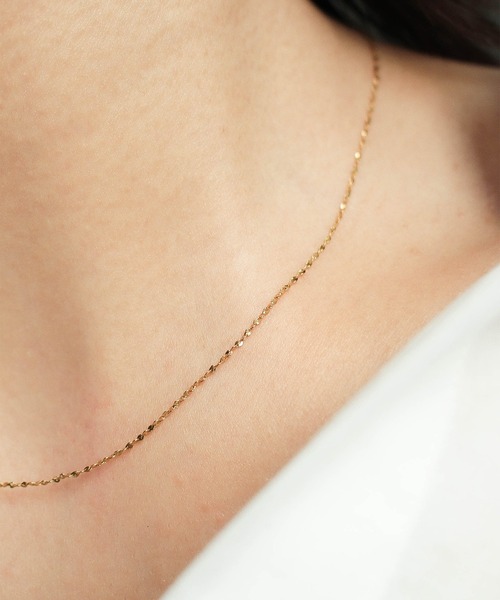 ebine（エビネ）の「Skin Petal Necklace　 金属アレルギー対応 サージカルステンレス（ネックレス・レディース・ゴールド/ピンクゴールド/シルバー・40cm/45cm）」の5枚目の写真