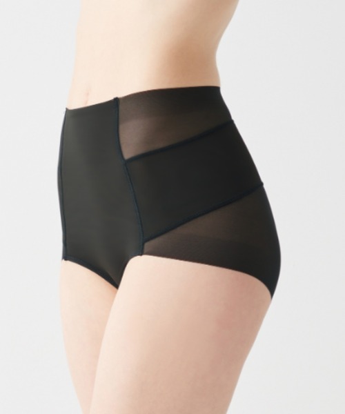 GUNZE(グンゼ)の「KIREILABO/キレイラボ ショートガードル 骨盤サポート(その他アンダーウェア/インナー・レディース・ブラック/ベージュ系その他・MEDIUM/LARGE/X-LARGE)」の9枚目の写真