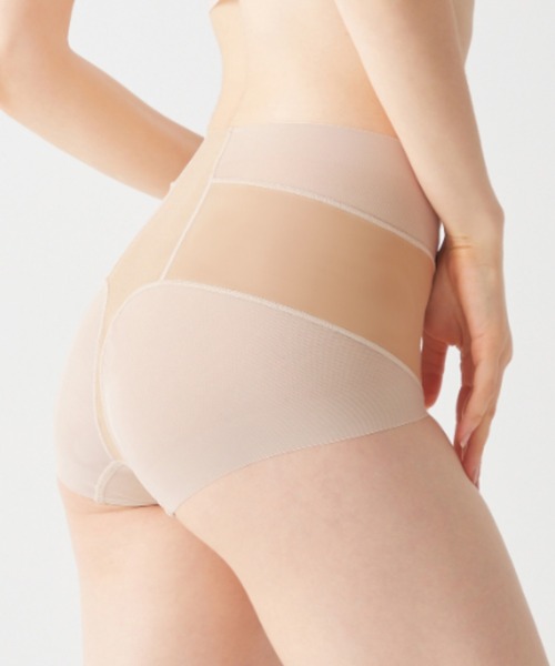 GUNZE(グンゼ)の「KIREILABO/キレイラボ ショートガードル 骨盤サポート(その他アンダーウェア/インナー・レディース・ブラック/ベージュ系その他・MEDIUM/LARGE/X-LARGE)」の3枚目の写真