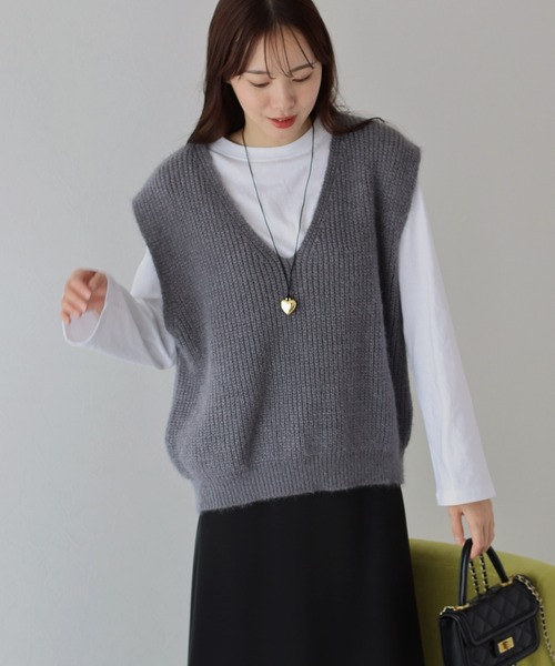 BLUEEAST（ブルーイースト）の「Vネックニットベスト（ベスト・レディース・ブラック/グレー/オフホワイト・MEDIUM）」の3枚目の写真