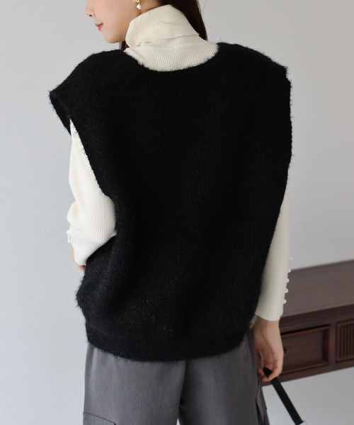 BLUEEAST（ブルーイースト）の「Vネックニットベスト（ベスト・レディース・ブラック/グレー/オフホワイト・MEDIUM）」の5枚目の写真