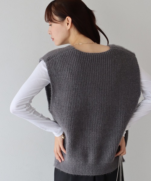 BLUEEAST（ブルーイースト）の「Vネックニットベスト（ベスト・レディース・ブラック/グレー/オフホワイト・MEDIUM）」の22枚目の写真