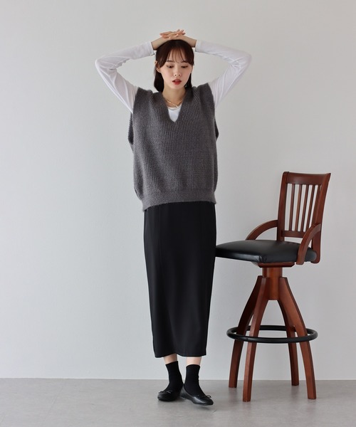 BLUEEAST（ブルーイースト）の「Vネックニットベスト（ベスト・レディース・ブラック/グレー/オフホワイト・MEDIUM）」の19枚目の写真