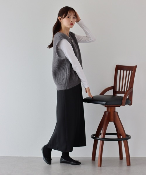 BLUEEAST（ブルーイースト）の「Vネックニットベスト（ベスト・レディース・ブラック/グレー/オフホワイト・MEDIUM）」の18枚目の写真