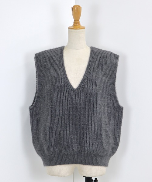BLUEEAST（ブルーイースト）の「Vネックニットベスト（ベスト・レディース・ブラック/グレー/オフホワイト・MEDIUM）」の15枚目の写真