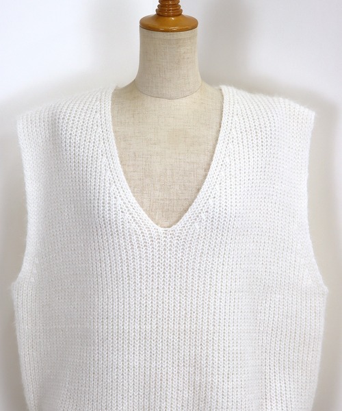 BLUEEAST（ブルーイースト）の「Vネックニットベスト（ベスト・レディース・ブラック/グレー/オフホワイト・MEDIUM）」の11枚目の写真