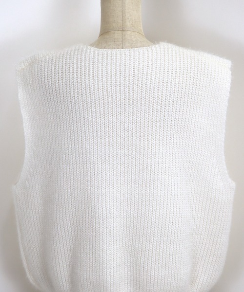 BLUEEAST（ブルーイースト）の「Vネックニットベスト（ベスト・レディース・ブラック/グレー/オフホワイト・MEDIUM）」の10枚目の写真