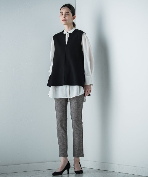 la.f…(ラエフ)の「キーホールネックテンセルニットジレ≪手洗い可能≫(ベスト・レディース・ブラック/グリーン/ベージュ・9号)」の5枚目の写真