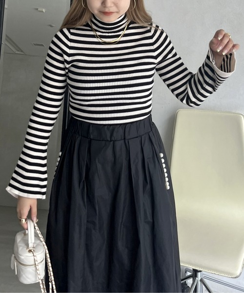 prose verse（プロズヴェール）の「フレアスリーブハイネックニット（ニット/セーター・レディース・イエロー/ホワイト系1/アイボリー/ブラック/ネイビー/ブルー/グレー・ﾌﾘ-）」の9枚目の写真