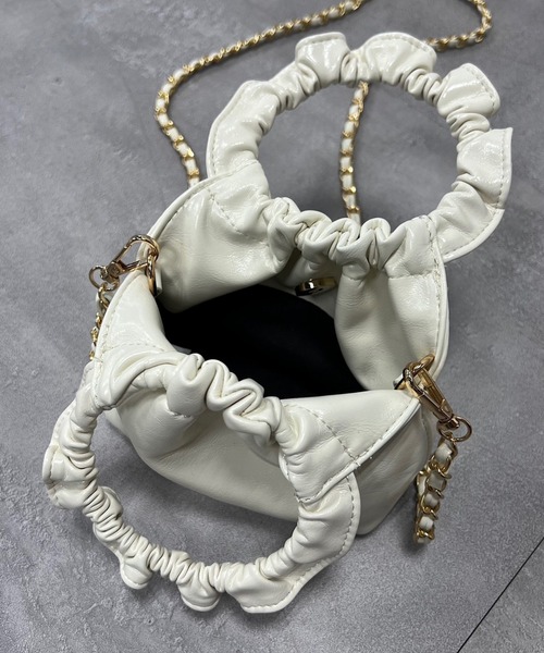 VICKY(ビッキー)の「【KOREAN ITEM】フェイクレザーミニショルダーバッグ(ショルダーバッグ・レディース・オフホワイト/ブラック・FREE)」の10枚目の写真