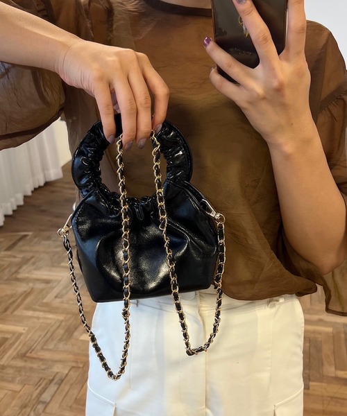 VICKY(ビッキー)の「【KOREAN ITEM】フェイクレザーミニショルダーバッグ(ショルダーバッグ・レディース・オフホワイト/ブラック・FREE)」の16枚目の写真