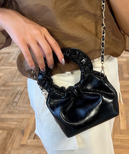 VICKY(ビッキー)の「【KOREAN ITEM】フェイクレザーミニショルダーバッグ(ショルダーバッグ・レディース・オフホワイト/ブラック・FREE)」の15枚目の写真