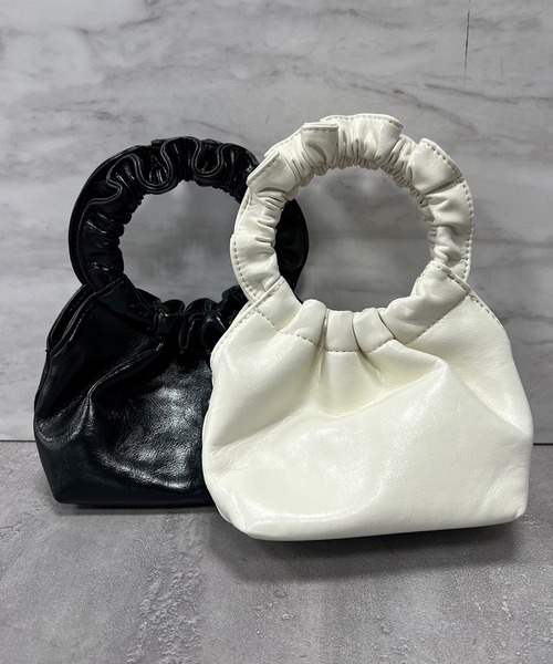 VICKY(ビッキー)の「【KOREAN ITEM】フェイクレザーミニショルダーバッグ(ショルダーバッグ・レディース・オフホワイト/ブラック・FREE)」の12枚目の写真