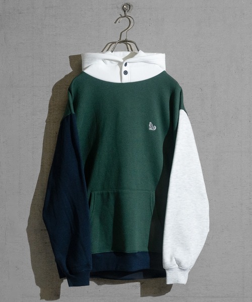 GLOVE HOUSE（グローブハウス）の「【a】TC裏起毛 ワンポイント刺繍 釦使い リラックスフィットパーカー（パーカー・メンズ・ダークグリーン/アッシュグレー/ネイビー/マルチ/ホワイト・MEDIUM/LARGE/X-LARGE）」の5枚目の写真