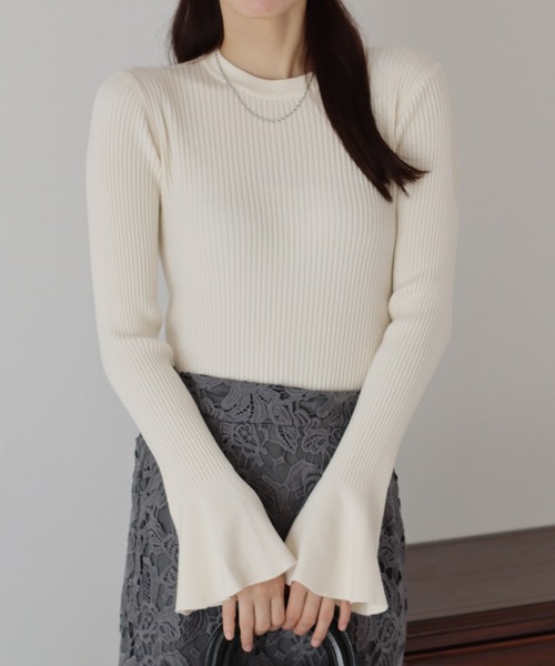 BLUEEAST(ブルーイースト)の「フレアスリーブニット(ニット/セーター・レディース・ブラック/グレイッシュベージュ/ブルーグレー/アイボリー・MEDIUM)」の9枚目の写真