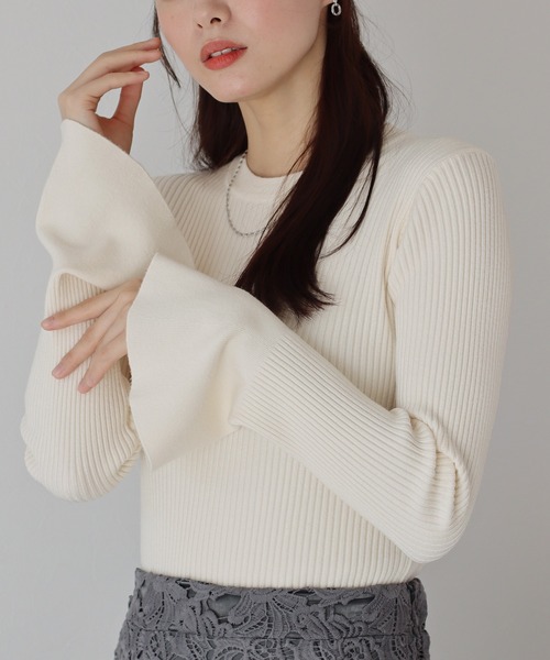 BLUEEAST(ブルーイースト)の「フレアスリーブニット(ニット/セーター・レディース・ブラック/グレイッシュベージュ/ブルーグレー/アイボリー・MEDIUM)」の10枚目の写真