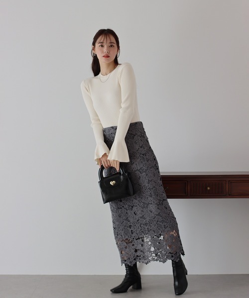 BLUEEAST(ブルーイースト)の「フレアスリーブニット(ニット/セーター・レディース・ブラック/グレイッシュベージュ/ブルーグレー/アイボリー・MEDIUM)」の13枚目の写真