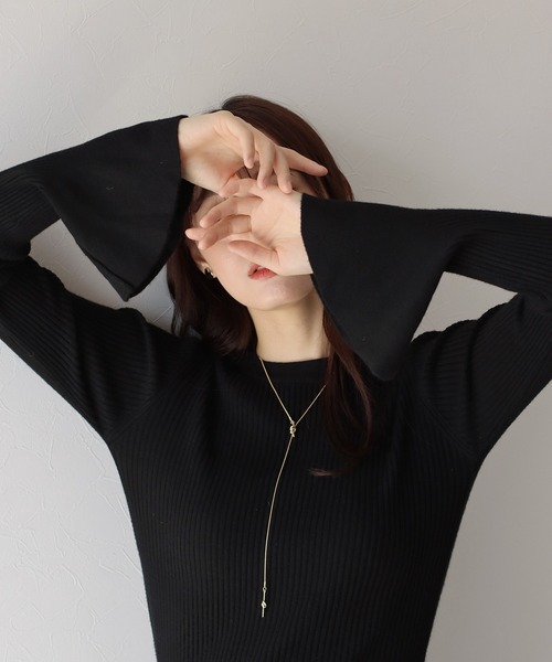 BLUEEAST(ブルーイースト)の「フレアスリーブニット(ニット/セーター・レディース・ブラック/グレイッシュベージュ/ブルーグレー/アイボリー・MEDIUM)」の14枚目の写真