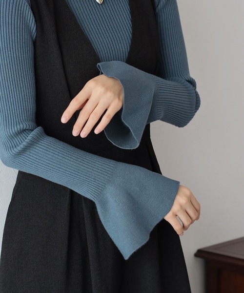 BLUEEAST(ブルーイースト)の「フレアスリーブニット(ニット/セーター・レディース・ブラック/グレイッシュベージュ/ブルーグレー/アイボリー・MEDIUM)」の21枚目の写真