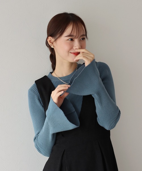 BLUEEAST(ブルーイースト)の「フレアスリーブニット(ニット/セーター・レディース・ブラック/グレイッシュベージュ/ブルーグレー/アイボリー・MEDIUM)」の18枚目の写真