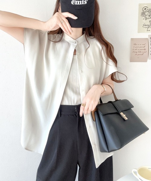 classicalelf(クラシカルエルフ)の「着まわし万能な大人トップス。比翼バンドカラーフレンチスリーブシャツ(シャツ/ブラウス・レディース・アイボリー/グレイッシュベージュ/ベージュ・SMALL/MEDIUM/LARGE/X-LARGE)」の16枚目の写真