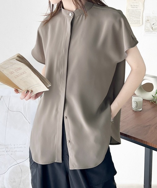 classicalelf(クラシカルエルフ)の「着まわし万能な大人トップス。比翼バンドカラーフレンチスリーブシャツ(シャツ/ブラウス・レディース・アイボリー/グレイッシュベージュ/ベージュ・SMALL/MEDIUM/LARGE/X-LARGE)」の22枚目の写真
