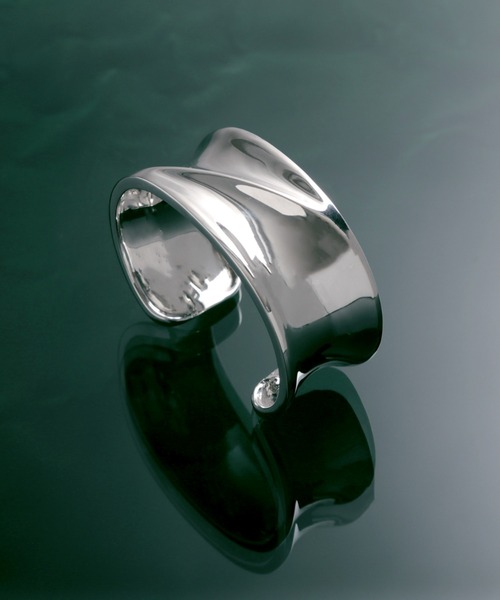 YArKA（ヤーカ）の「【YArKA/ヤーカ】[egoistic series]  3-dimensional distortion bangle [percroo2] / 立体歪みハードバングル（バングル/リストバンド・メンズ・シルバー・FREE）」の5枚目の写真