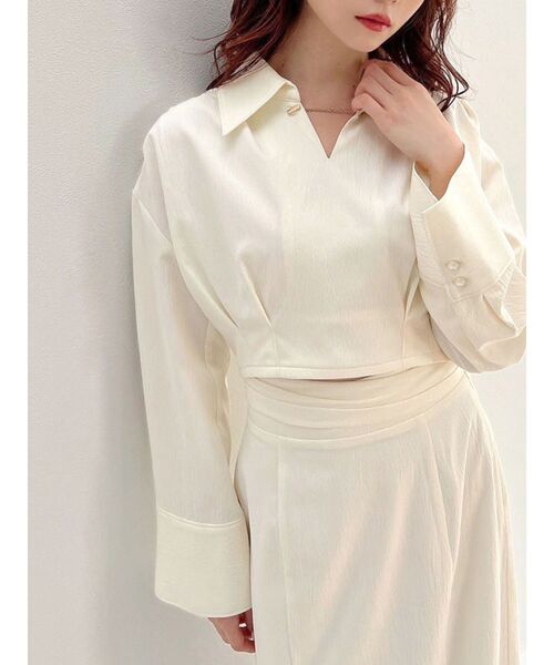 RESEXXY（リゼクシー）の「ワイドスリーブクロップドシャツ【セットアップ着用可能】（シャツ/ブラウス・レディース・ベージュ/アイボリー/ブラック・FREE）」の2枚目の写真
