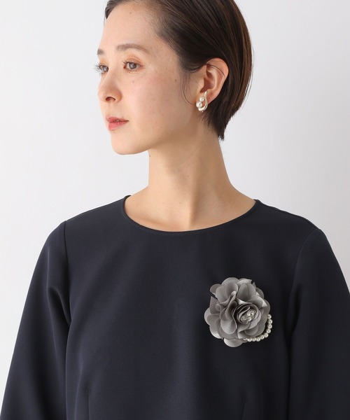 LEPSIM（レプシィム）の「【入卒式／セレモニー】サテンコサージュ　993828（ブローチ/コサージュ・レディース・グレー/ベージュ系その他/ネイビー・ONE SIZE）」の6枚目の写真