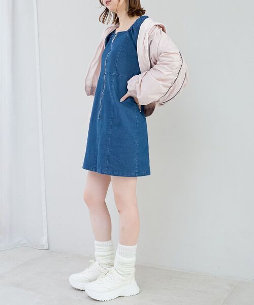 MAJESTIC LEGON(マジェスティックレゴン)の「フロントジップデニムミニワンピース(ワンピース・レディース・グレー/ネイビー/ブルー・MEDIUM)」の5枚目の写真
