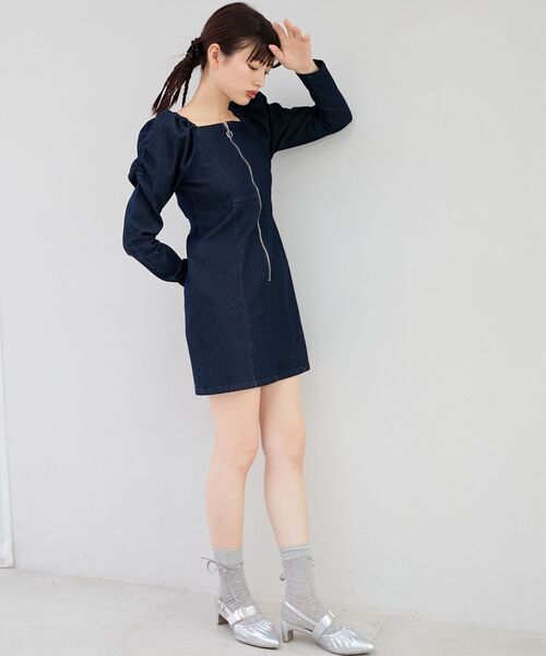 MAJESTIC LEGON(マジェスティックレゴン)の「フロントジップデニムミニワンピース(ワンピース・レディース・グレー/ネイビー/ブルー・MEDIUM)」の13枚目の写真