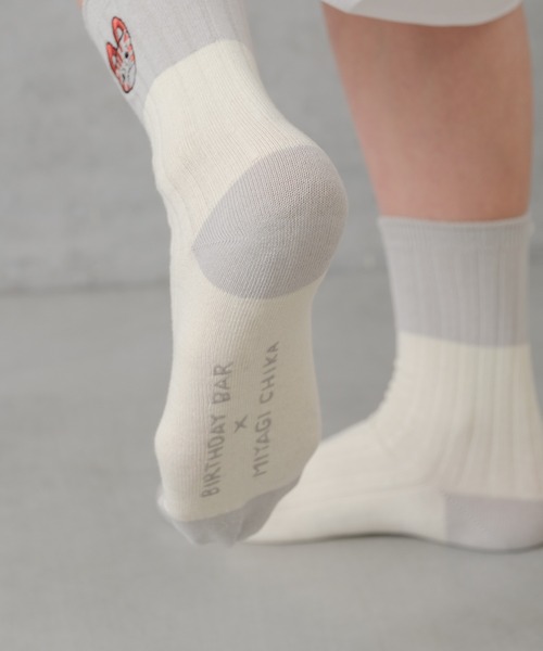 Actually（アクチュアリー）の「【みやぎちか×BIRTHDAY BAR】刺繍バイカラーソックス（ソックス/靴下・レディース・ピンク/グレー/ブルー・フリー）」の9枚目の写真