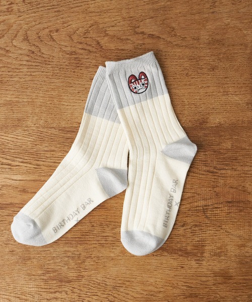 Actually（アクチュアリー）の「【みやぎちか×BIRTHDAY BAR】刺繍バイカラーソックス（ソックス/靴下・レディース・ピンク/グレー/ブルー・フリー）」の5枚目の写真
