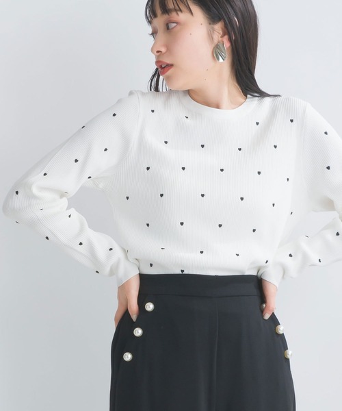 PICCIN PERLA（ピッチンペルラ）の「ハート柄リブニットトップス（ニット/セーター・レディース・ホワイト系その他/オフホワイト/ブラック/アイボリー/ブラック系その他・M）」の3枚目の写真