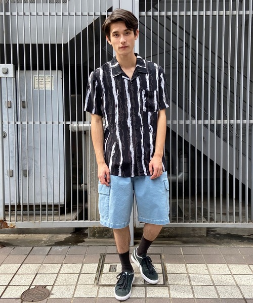 VOLCOM(ボルコム)の「VOLCOM/ボルコム シャツ 半袖 ストライプ柄 モノトーン オーバーサイズ A0412410(シャツ/ブラウス・メンズ・ブラック×ホワイト・M/L/XL)」の6枚目の写真