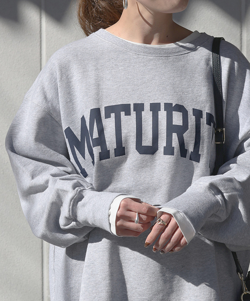 B.C STOCK（ベーセーストック）の「MATURITYロゴスウェット（スウェット・レディース・ベージュ系その他/ピンク/ブラック系その他/チャコールグレー・FREE）」の3枚目の写真