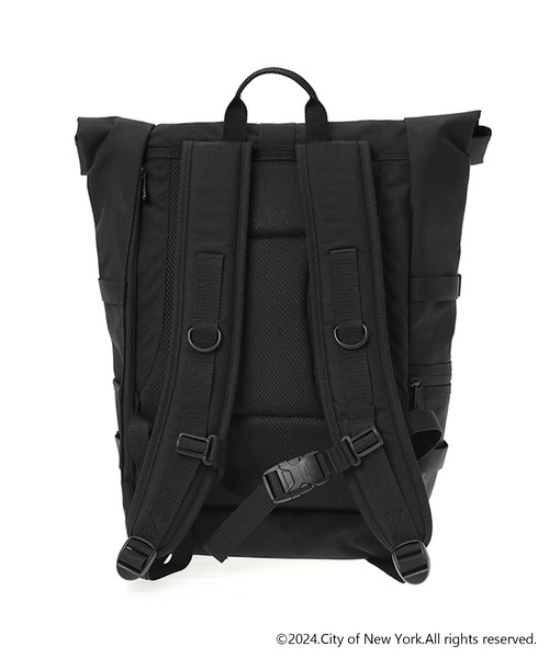 Manhattan Portage(マンハッタンポーテージ)の「Silvercup Backpack Vinyl Lining NEW YORK CITY(バックパック/リュック・メンズ・ブラック・MEDIUM)」の4枚目の写真