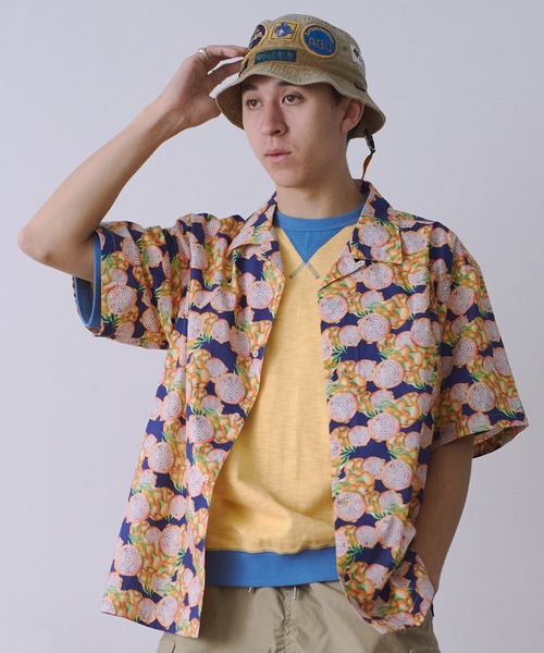 Universal Style Wear(ユニバーサルスタイルウェア)の「Universal Style Wear リゾート シャツ(シャツ/ブラウス・メンズ・ブルー系/グリーン×ピンク/イエロー× ブルー/グリーン系・X-LARGE/LARGE/MEDIUM)」の4枚目の写真
