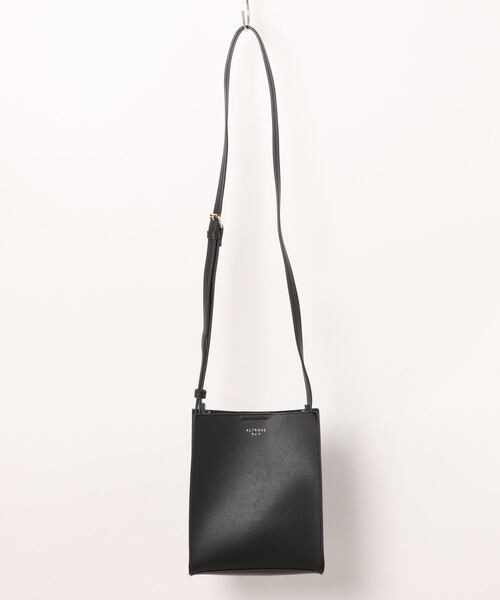 Revo.（レボ）の「フェイクレザー 縦長 A5 ミニ ショルダーバッグ［シンシア］（ショルダーバッグ・レディース・ワイン/クリーム/ダークグリーン/ターコイズブルー/ベージュ/ダークベージュ/ネイビー/パープル/ブラック・FREE）」の2枚目の写真