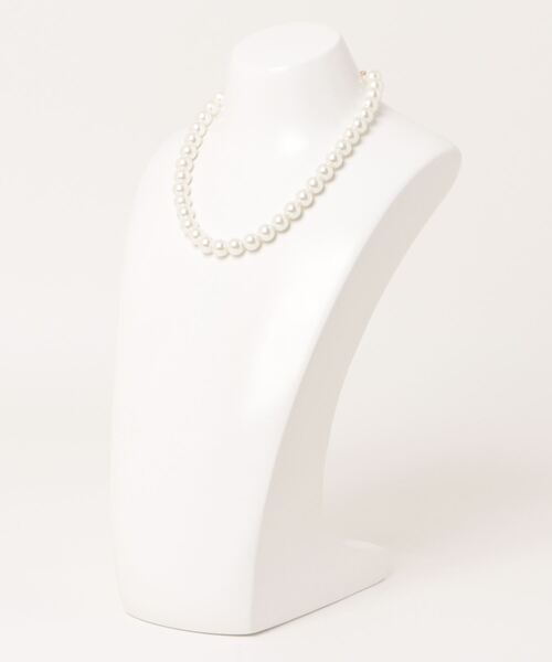 VIS（ビス）の「ガラスパールショートネックレス（ネックレス・レディース・ホワイト・FREE）」の2枚目の写真