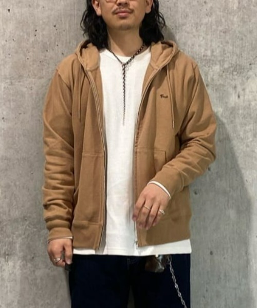 FRUIT OF THE LOOM(フルーツオブザルーム)の「【FRUIT OF THE LOOM】ワンポイントスウェット(パーカー・メンズ・グリーン/ベージュ/ネイビー・M/L/XL)」の2枚目の写真