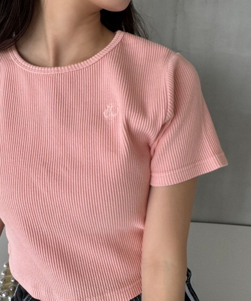one after another NICE CLAUP(ワンアフターアナザーナイスクラップ)の「ワンポイント刺しゅうピグメントTee(Tシャツ/カットソー・レディース・ラベンダー/ピンク系その他/オフホワイト/チャコールグレー・FREE)」の17枚目の写真