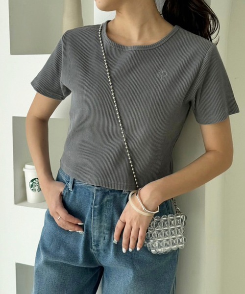 one after another NICE CLAUP(ワンアフターアナザーナイスクラップ)の「ワンポイント刺しゅうピグメントTee(Tシャツ/カットソー・レディース・ラベンダー/ピンク系その他/オフホワイト/チャコールグレー・FREE)」の13枚目の写真