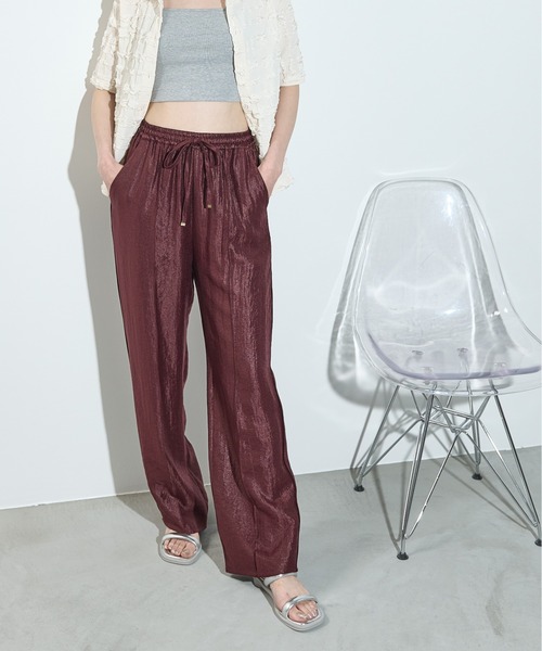 THE YOn(ザヨン)の「グリッターサテンイージーワイドパンツ(その他パンツ・レディース・シャンパン/ワインレッド/オリーブ・FREE)」の2枚目の写真
