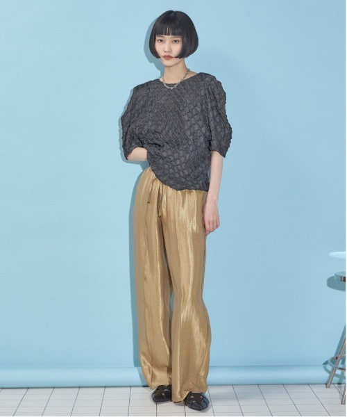 THE YOn(ザヨン)の「グリッターサテンイージーワイドパンツ(その他パンツ・レディース・シャンパン/ワインレッド/オリーブ・FREE)」の15枚目の写真