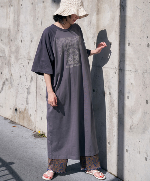 VENCEEXCHANGE（ヴァンスエクスチェンジ）の「刺繍配色ラグランTシャツワンピース（ワンピース・レディース・オフホワイト/チャコールグレー/その他1・FREE）」の6枚目の写真