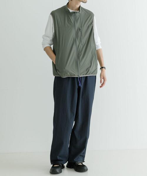 URBAN RESEARCH（アーバンリサーチ）の「『撥水』カルバックパッカブルベスト（ベスト・メンズ・カーキ/ブラック・MEDIUM/LARGE）」の11枚目の写真