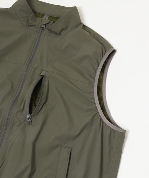 URBAN RESEARCH（アーバンリサーチ）の「『撥水』カルバックパッカブルベスト（ベスト・メンズ・カーキ/ブラック・MEDIUM/LARGE）」の4枚目の写真