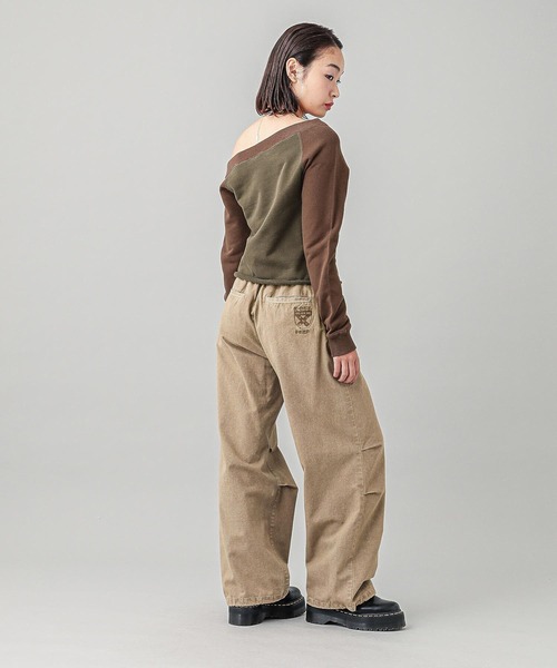 X-girl（エックスガール）の「OFF THE SHOULDER SWEAT TOP（スウェット・レディース・オリーブ/チャコール・S/M）」の9枚目の写真